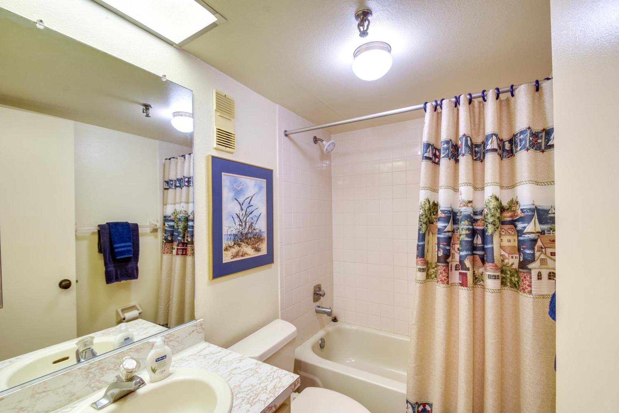 Coastal Condo With Balcony Walk To Madeira Beach! St. Pete Beach Esterno foto