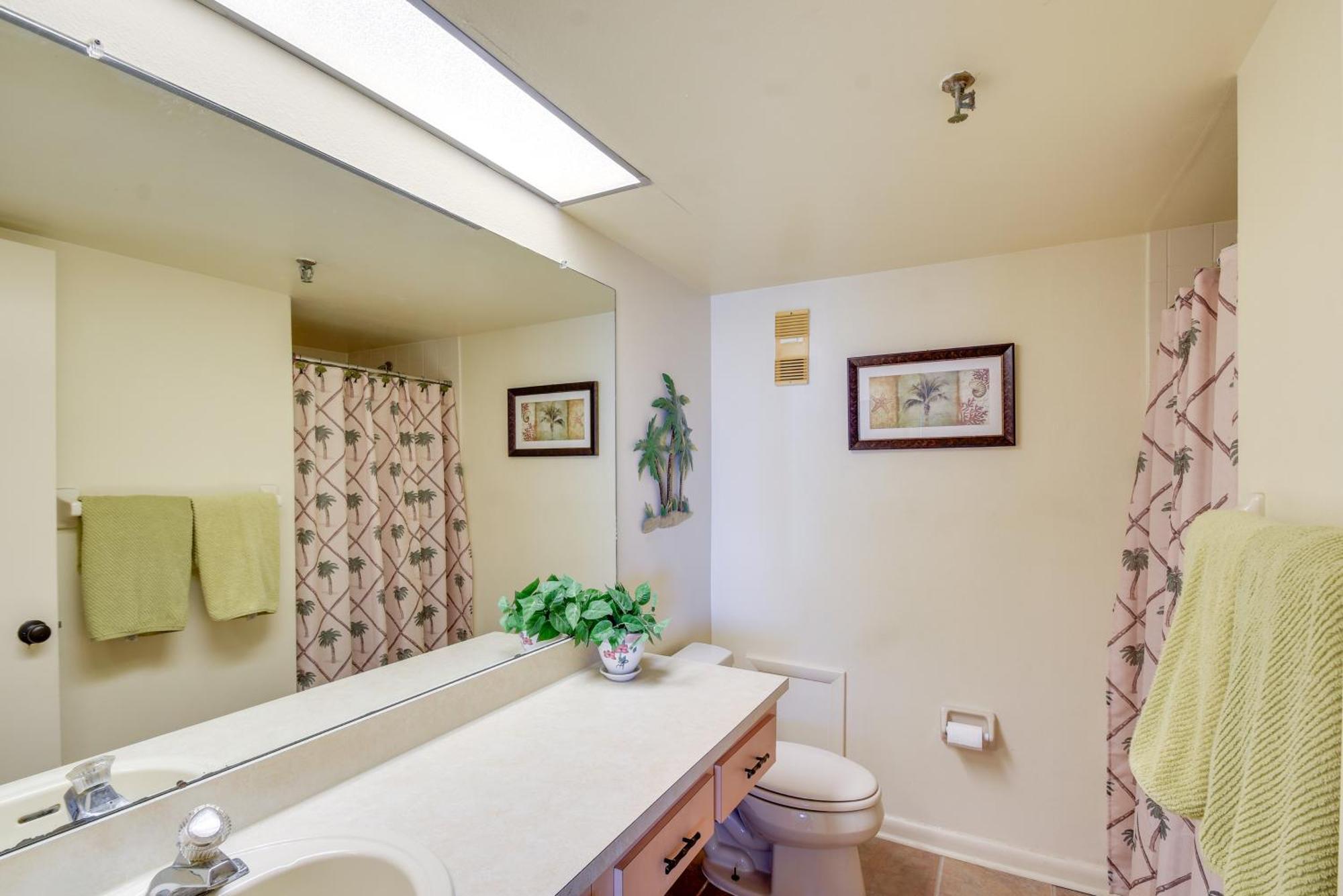 Coastal Condo With Balcony Walk To Madeira Beach! St. Pete Beach Esterno foto