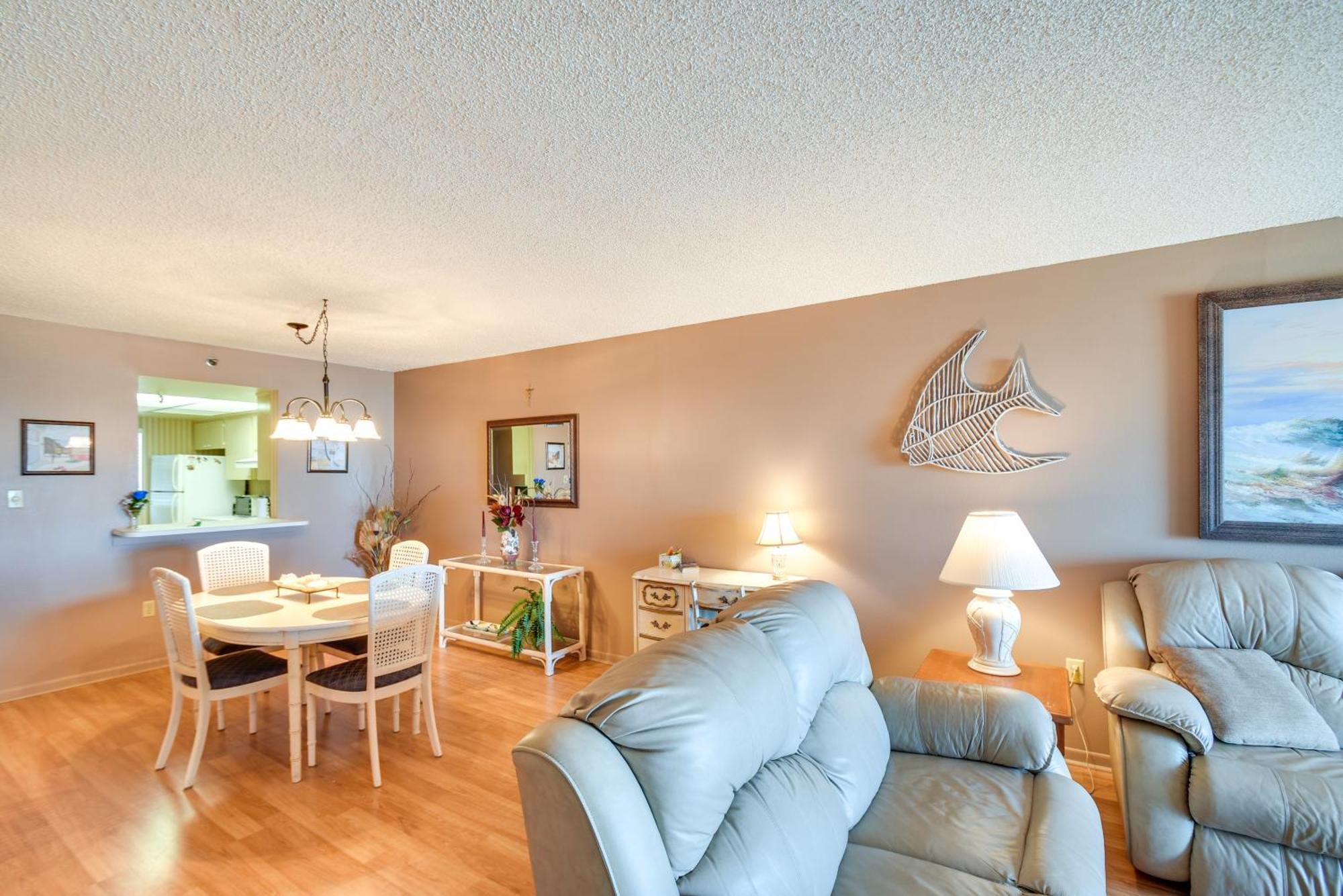 Coastal Condo With Balcony Walk To Madeira Beach! St. Pete Beach Esterno foto